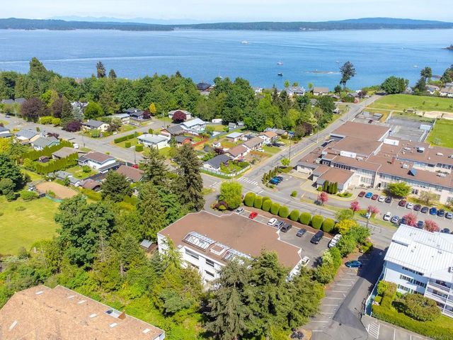 2 of 40 - 9958 Daniel St 202, Chemainus, BC