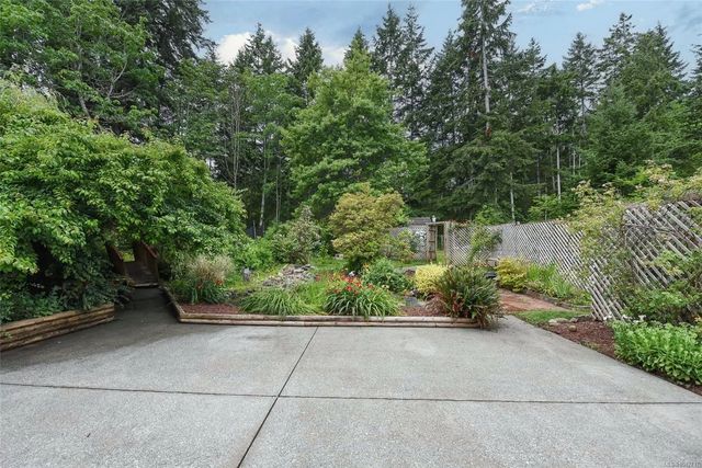 4 of 75 - 6587 Mystery Beach Rd, Fanny Bay, BC