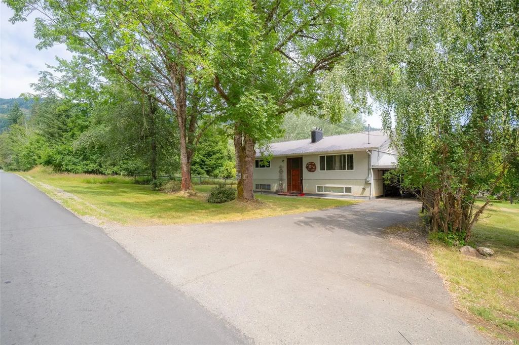 6767 Cypress Blvd, Port Alberni