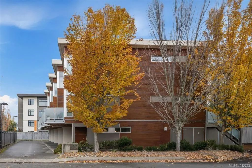 2830 Irma St 3, Victoria