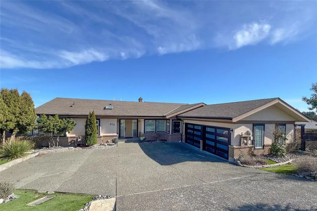 4 of 82 - 972 Seapearl Pl, Saanich, BC
