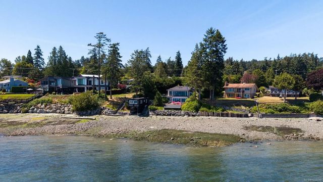 3 of 51 - 8543 Lochside Dr, North Saanich, BC