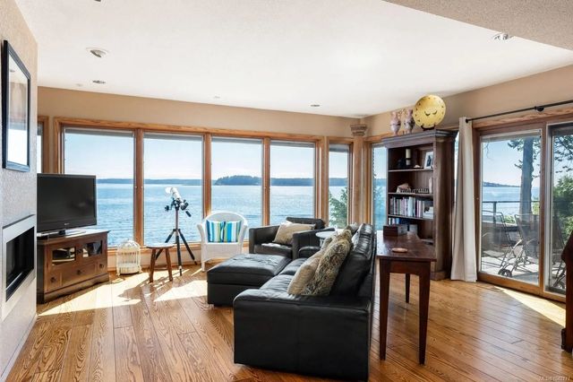 5 of 51 - 8543 Lochside Dr, North Saanich, BC