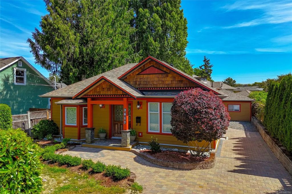 2617 Doncaster Dr, Victoria