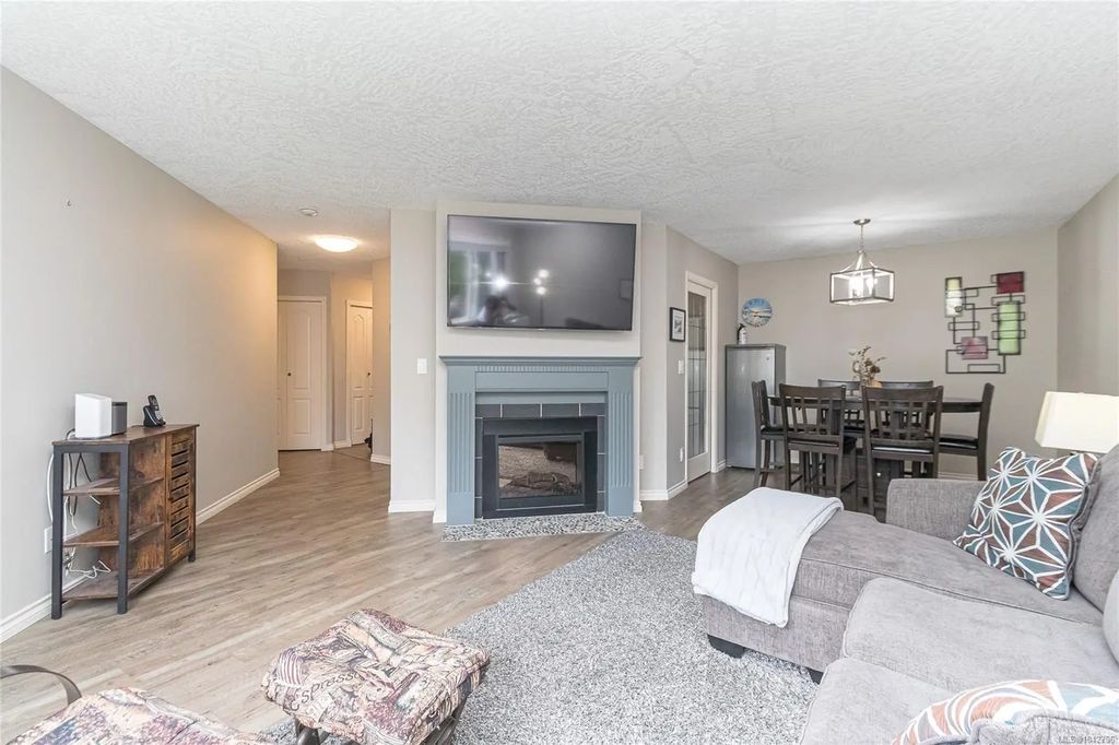 3931 Shelbourne St 204, Saanich