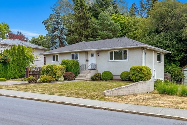 3 of 49 - 883 Lampson St, Esquimalt, BC