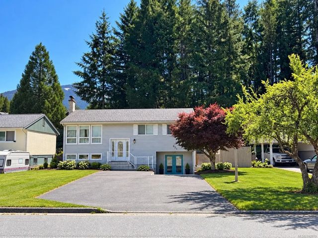 4 of 25 - 611 Nimpkish Dr, Gold River, BC