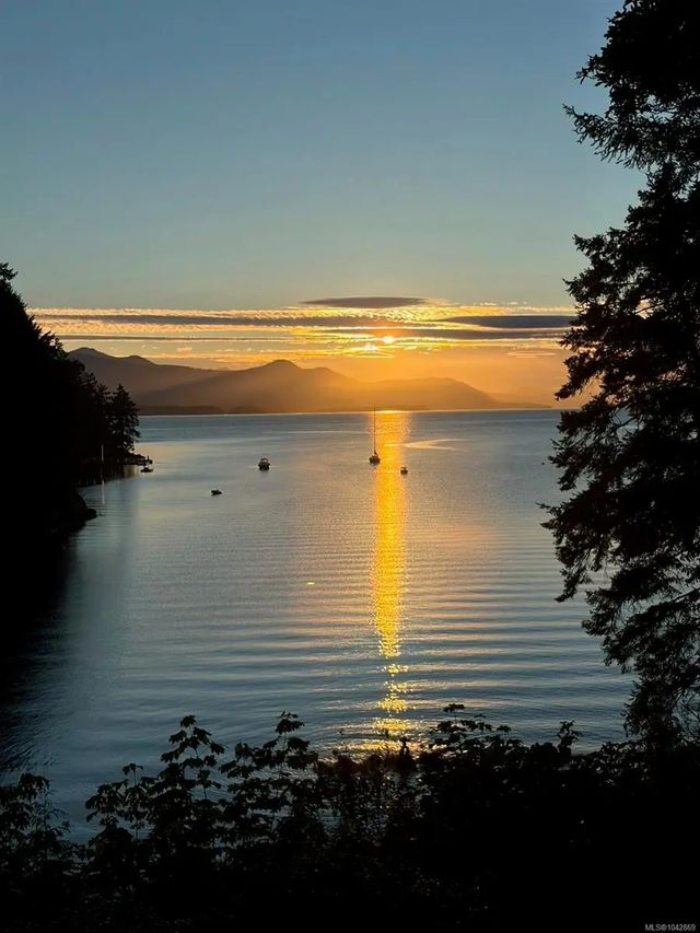3 of 49 - 212 Sunset Dr, Salt Spring, BC
