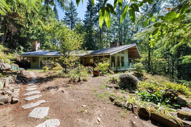 5 of 49 - 212 Sunset Dr, Salt Spring, BC
