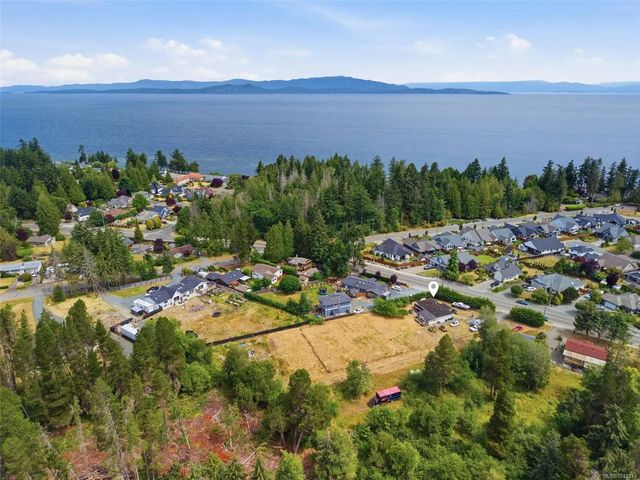 2 of 24 - 617 Temple St, Parksville, BC