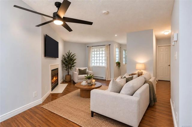 3 of 33 - 2710 Grosvenor Rd 101, Victoria, BC