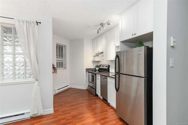 4 of 33 - 2710 Grosvenor Rd 101, Victoria, BC