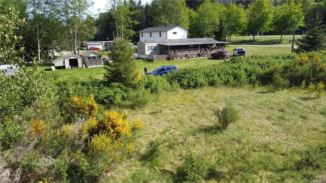 2 of 17 - 691 Kelsey Way, Sayward, BC