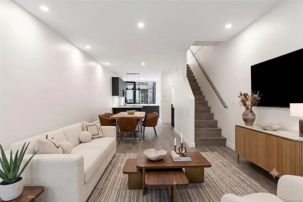 916 Orono Ave 120, Langford