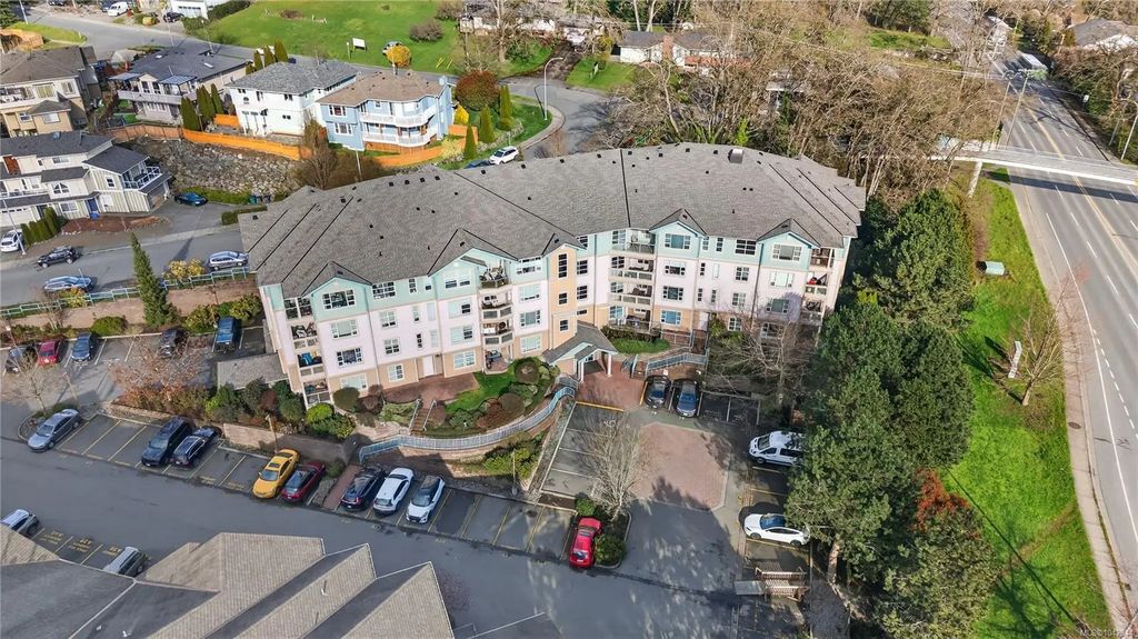 799 Blackberry Rd 204, Saanich