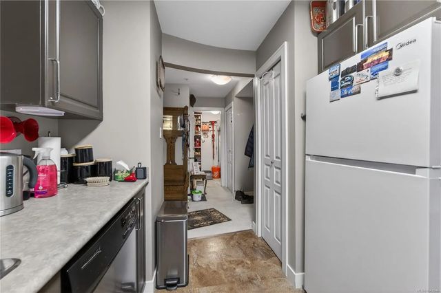 3 of 20 - 799 Blackberry Rd 204, Saanich, BC