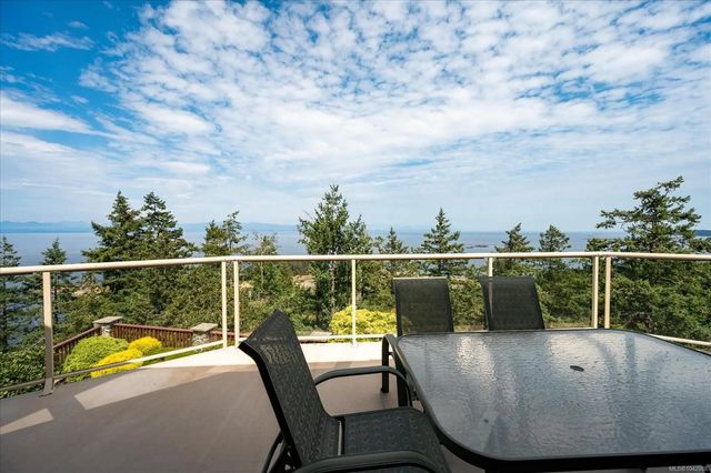 4 of 68 - 3709 Glen Oaks Dr, Nanaimo, BC
