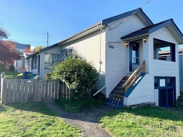 2 of 18 - 706 Haliburton St, Nanaimo, BC