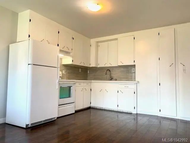 3 of 18 - 706 Haliburton St, Nanaimo, BC