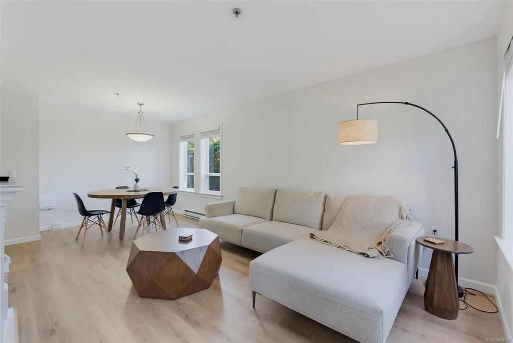 663 Goldstream Ave 110, Langford