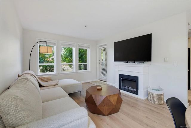 2 of 31 - 663 Goldstream Ave 110, Langford, BC