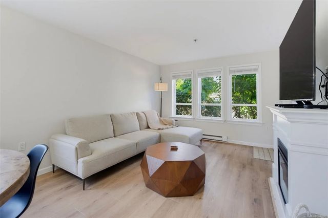 4 of 31 - 663 Goldstream Ave 110, Langford, BC