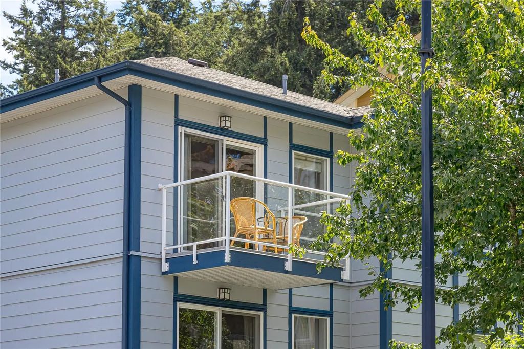 383 Wale Rd 300, Colwood