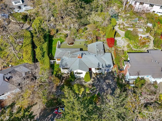 2 of 83 - 1184 Clovelly Terr, Saanich, BC