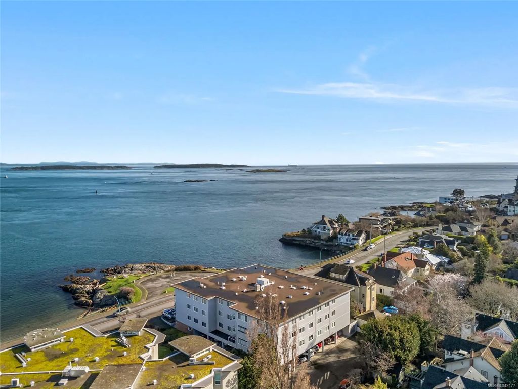 1270 Beach Dr 305, Oak Bay