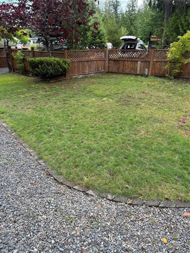 2 of 27 - 2650 Turnbull Rd G8, Qualicum Beach, BC