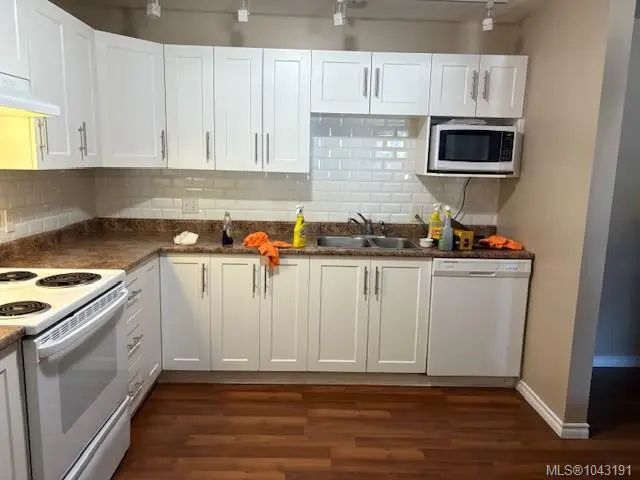 2 of 5 - 3185 Barons Rd 107, Nanaimo, BC