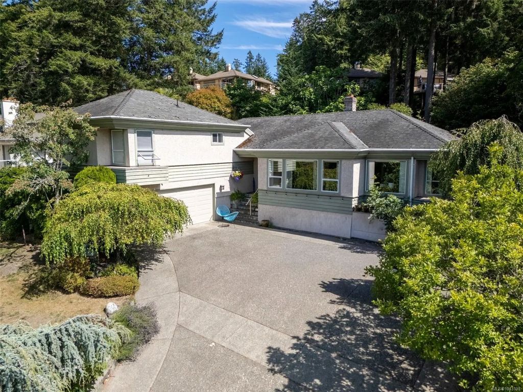 4343 Emily Carr Dr, Saanich