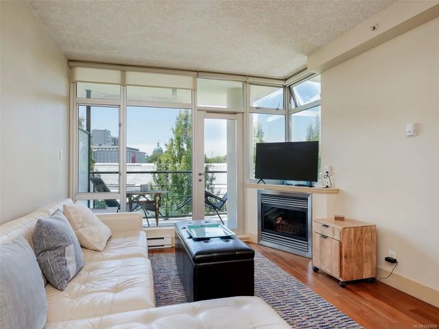 3 of 33 - 737 Humboldt St S409, Victoria, BC