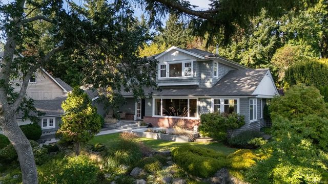 3 of 52 - 2944 Tudor Ave, Saanich, BC