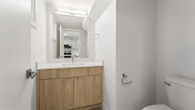 3 of 17 - 4201 Tyndall Ave 5202, Saanich, BC