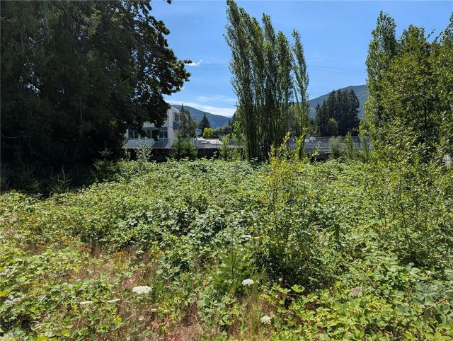 3 of 9 - 96 Cowichan Ave, Lake Cowichan, BC