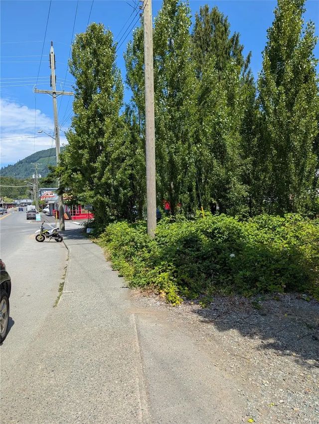 3 of 12 - 172 South Shore Rd, Lake Cowichan, BC