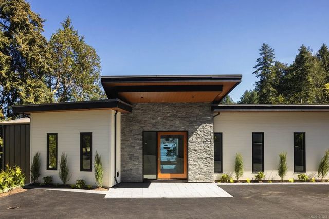 3 of 51 - 1677 Lands End Rd, North Saanich, BC