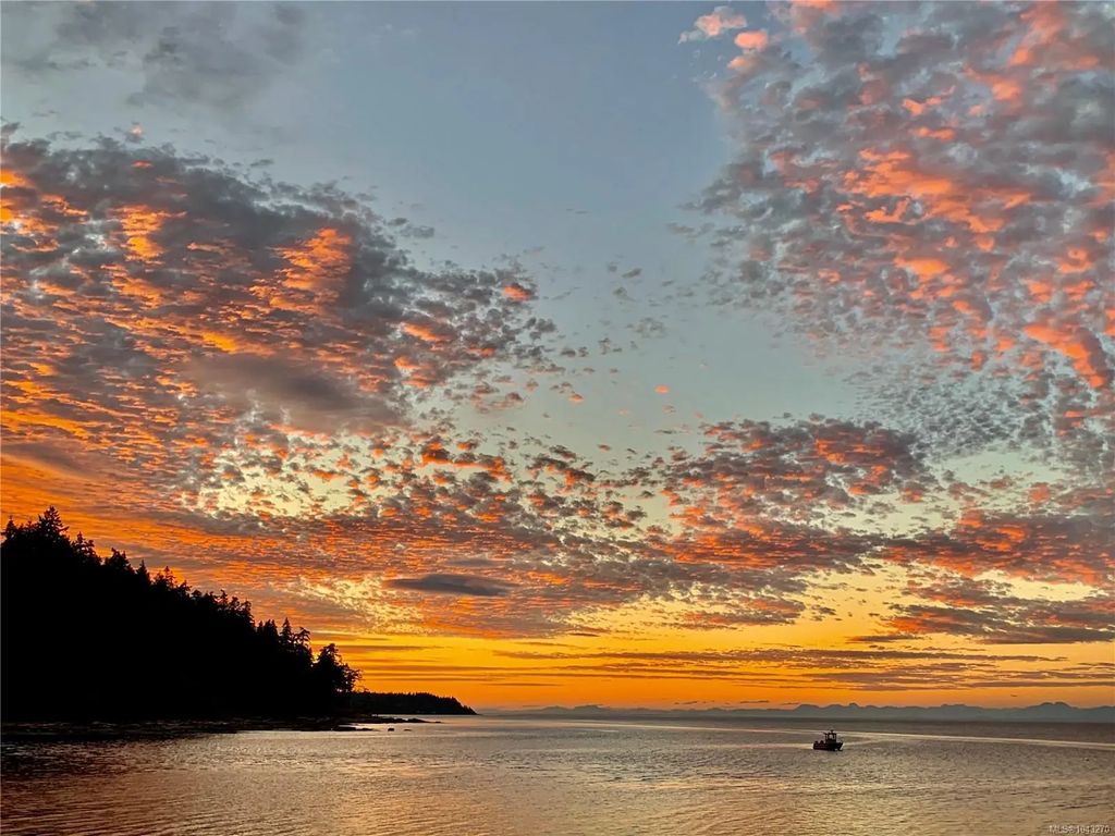 3640 East Rd, Denman Island