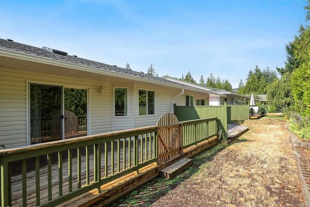 4 of 21 - 3355 First St 3, Cumberland, BC