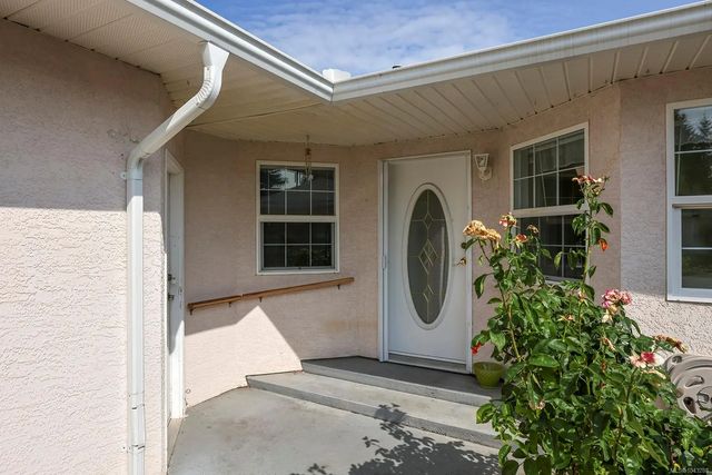 5 of 21 - 3355 First St 3, Cumberland, BC