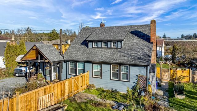 3 of 57 - 740 Newbury St, Saanich, BC