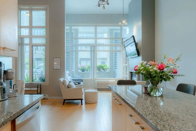 5 of 61 - 38 Front St 103, Nanaimo, BC