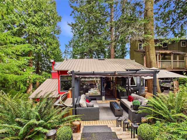 2 of 53 - 182 Devine Dr, Salt Spring, BC
