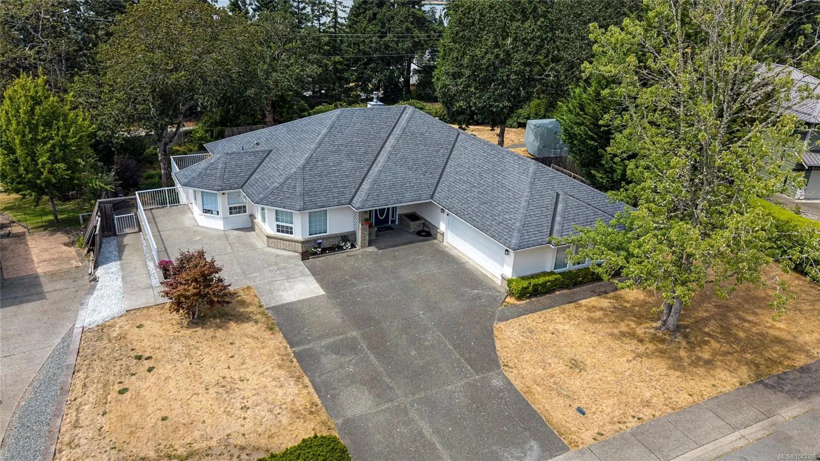 1043386, Residential, 6037 Stonehouse Pl, Duncan, BC, , , V9L 5M8