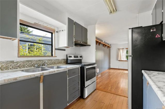 2 of 13 - 487 Orca Cres, Ucluelet, BC
