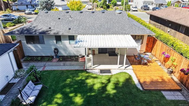 4 of 34 - 6421 Portsmouth Rd, Nanaimo, BC