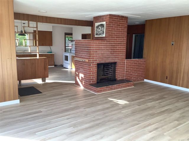 5 of 18 - 395 2nd St, Sointula, BC