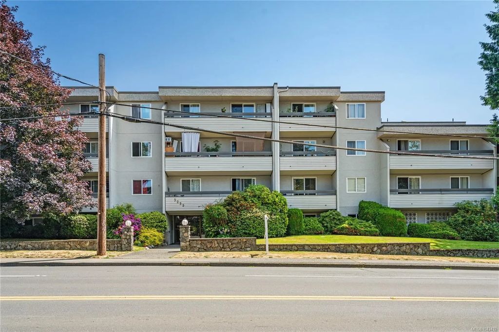 3235 Quadra St 209, Saanich