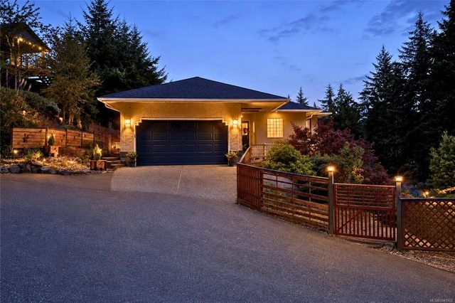 2305 Mate Pl, Nanoose Bay